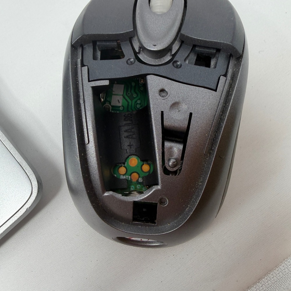 Microsoft Wireless Notebook Optical Mouse 3000 Grey Model 1056 with USB Receiver